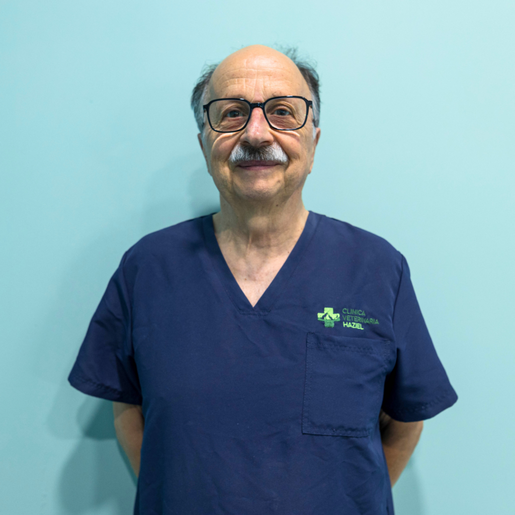 Il Dott. Horacio Luis Crespo della Clinica Veterinaria Haziel